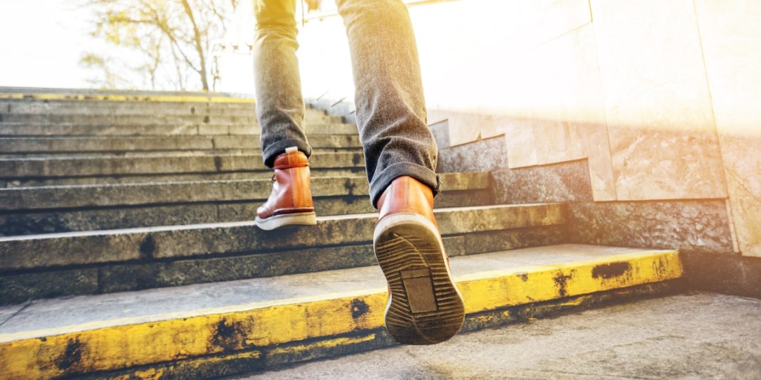 kolumne:-"so-laeuft-es"-–-schraeg-aber-effektiv!-wieso-ich-einst-in-jeans-an-der-isar-entlang-joggte kolumne:-"so-laeuft-es"-–-schraeg-aber-effektiv!-wieso-ich-einst-in-jeans-an-der-isar-entlang-joggte