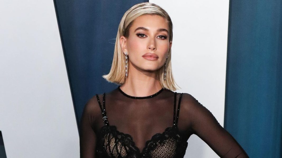 nichte-von-alec-baldwin:-hailey-bieber-aeussert-sich-zum-schuss-unfall-–-erwaehnt-ihren-onkel-aber-nicht-explizit nichte-von-alec-baldwin:-hailey-bieber-aeussert-sich-zum-schuss-unfall-–-erwaehnt-ihren-onkel-aber-nicht-explizit