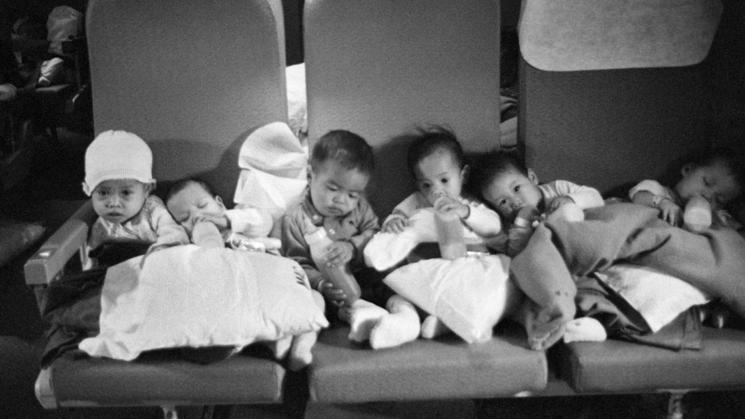 am-ende-des-vietnamkrieges:-operation-babylift-1975:-als-3300-kinder-aus-vietnam-in-letzter-minute-ausgeflogen-wurden