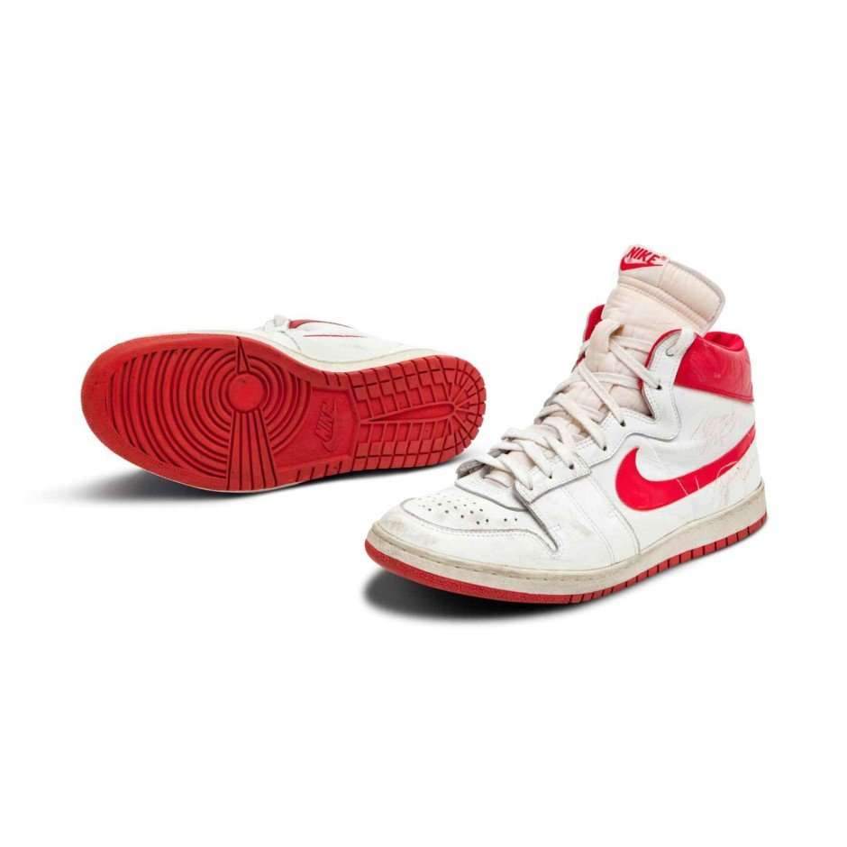 neue-rekordsumme:-sneaker-von-michael-jordan-fuer-fast-1,5-millionen-dollar-verkauft neue-rekordsumme:-sneaker-von-michael-jordan-fuer-fast-1,5-millionen-dollar-verkauft