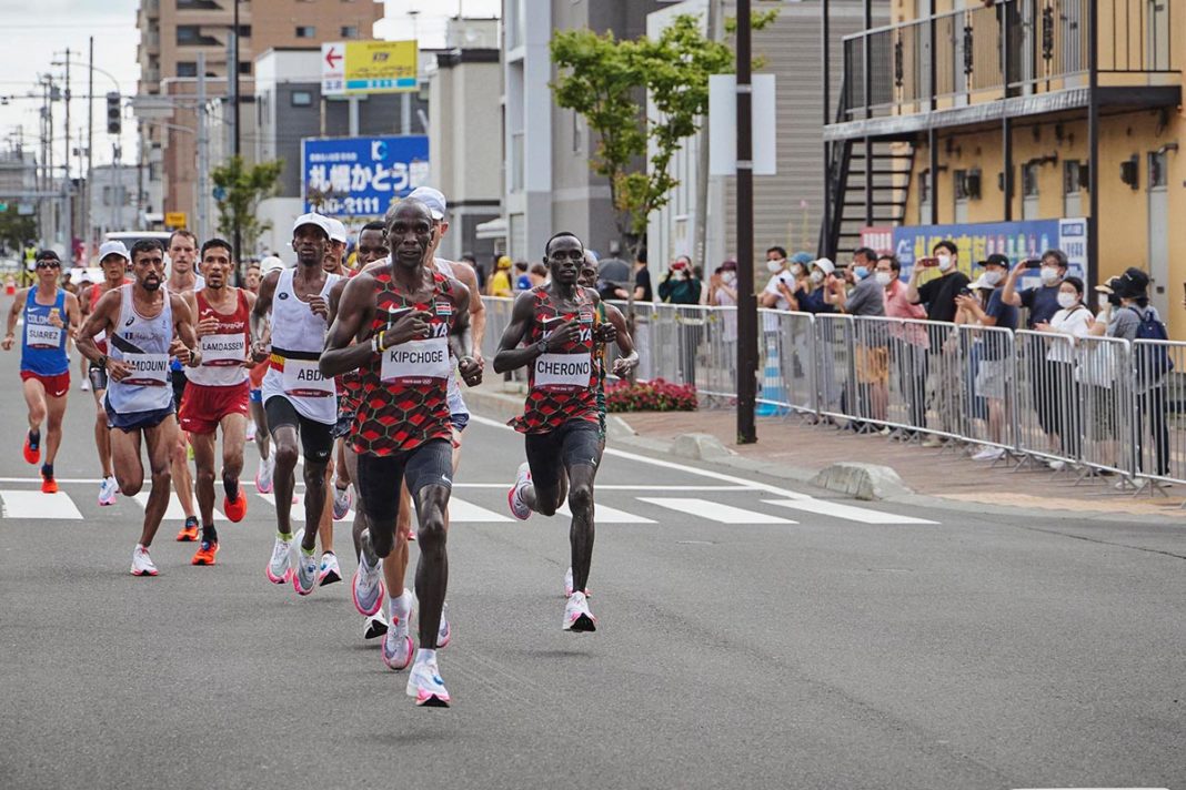 eliud-kipchoge-fuer-olympia-leistung-ausgezeichnet eliud-kipchoge-fuer-olympia-leistung-ausgezeichnet