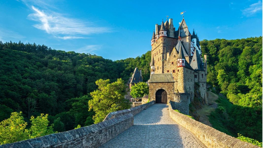 neuer-bildband:-sagen,-mythen-und-verbrechen:-das-sind-deutschlands-lost-places-mit-gaensehautgarantie