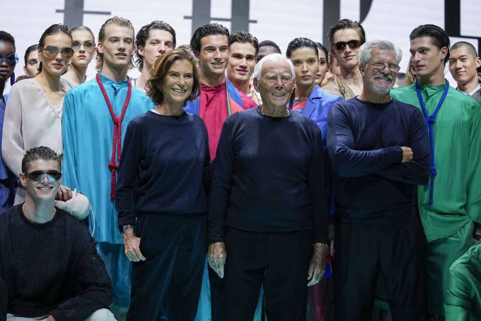 giorgio-armani-im-interview:-„ich-bin-selbst-erstaunt,-wie-bestaendig-mein-look-geblieben-ist“ giorgio-armani-im-interview:-„ich-bin-selbst-erstaunt,-wie-bestaendig-mein-look-geblieben-ist“