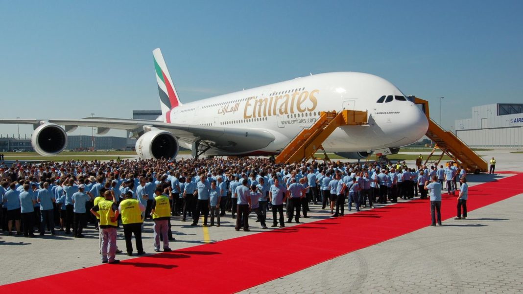 follow-me:-airbus-a380:-emirates-wrackt-das-erste-exemplar-ihres-flaggschiffs-ab follow-me:-airbus-a380:-emirates-wrackt-das-erste-exemplar-ihres-flaggschiffs-ab