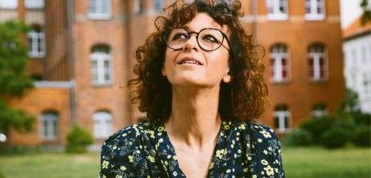 emmanuelle-charpentier:-wie-der-nobelpreis-ihren-alltag-veraenderte emmanuelle-charpentier:-wie-der-nobelpreis-ihren-alltag-veraenderte