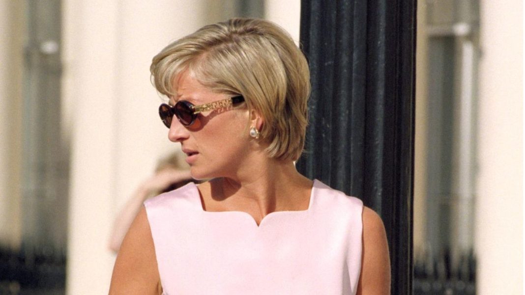 prinzessin-diana:-royal-autoren-enthuellen:-prinzessin-diana-entwischte-ihrer-security-immer-wieder prinzessin-diana:-royal-autoren-enthuellen:-prinzessin-diana-entwischte-ihrer-security-immer-wieder