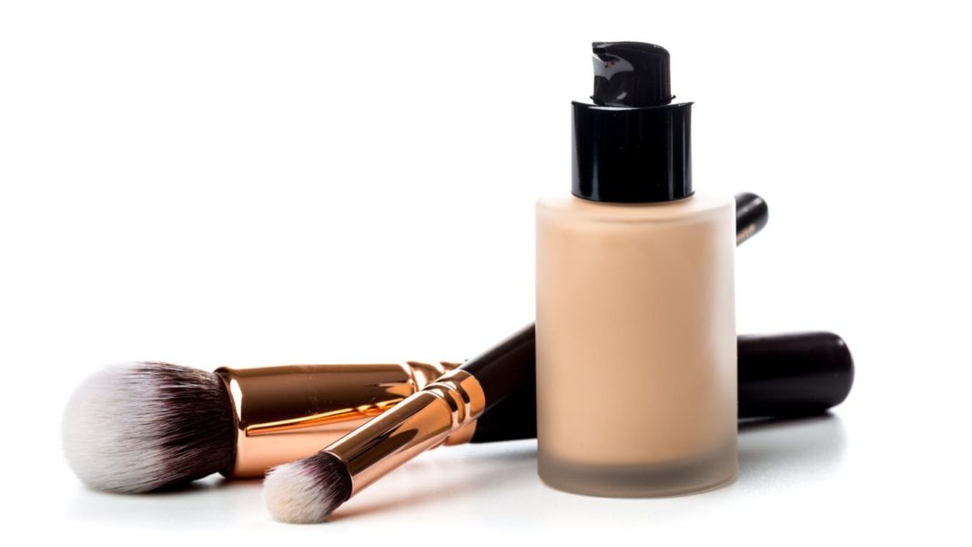 make-up-und-tagespflege:-natuerlicher-teint:-cc-cream-gegen-roetungen,-pigmentstoerungen-und-kleine-faeltchen make-up-und-tagespflege:-natuerlicher-teint:-cc-cream-gegen-roetungen,-pigmentstoerungen-und-kleine-faeltchen