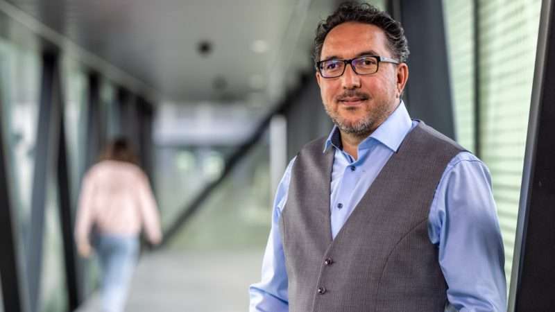 50000-bis-60.000-euro-einstiegsgehalt,-tennisplaetze,-saunen,-fitnessstudios:-wie-personalchef-cawa-younosi-heissbegehrte-it-talente-zu-sap-lockt-—-und-haelt 50000-bis-60.000-euro-einstiegsgehalt,-tennisplaetze,-saunen,-fitnessstudios:-wie-personalchef-cawa-younosi-heissbegehrte-it-talente-zu-sap-lockt-—-und-haelt