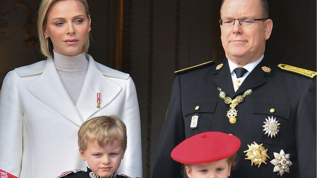 wegen-fuerstin-charlene:-jacques-und-gabriella-wurden-aus-der-schule-genommen wegen-fuerstin-charlene:-jacques-und-gabriella-wurden-aus-der-schule-genommen