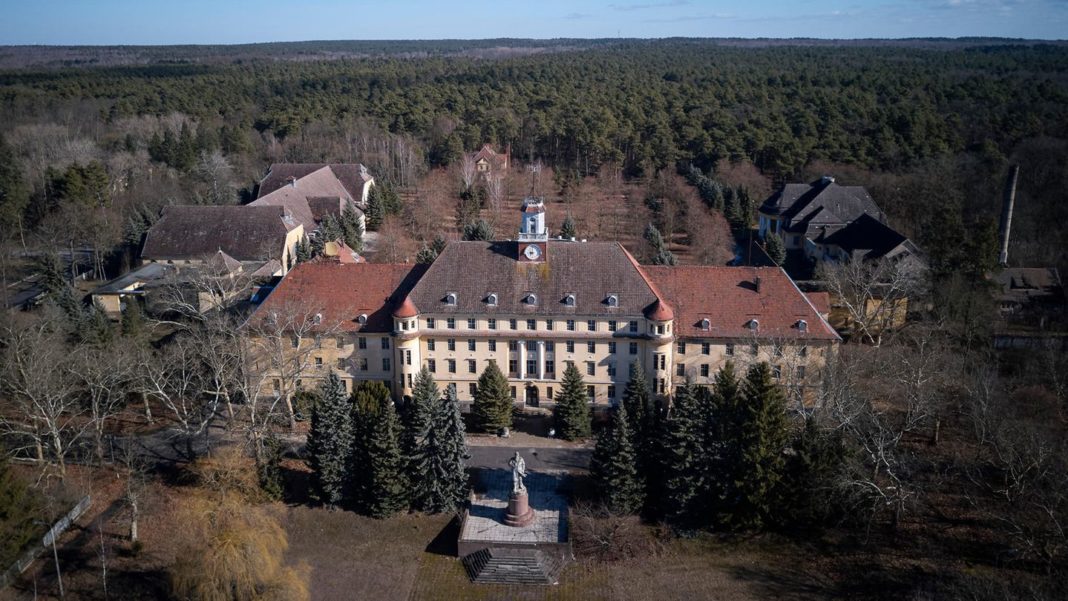 lost-places:-wuensdorf-–-die-“verbotene-stadt”-im-sueden-von-berlin lost-places:-wuensdorf-–-die-“verbotene-stadt”-im-sueden-von-berlin