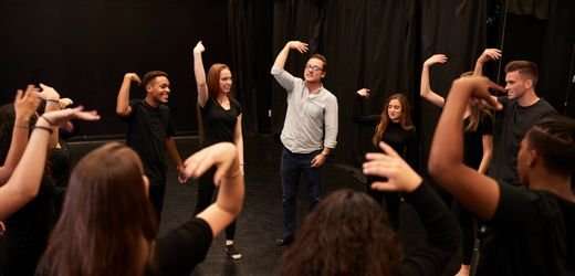 agilitaet-lernen-mit-improvisationstheater agilitaet-lernen-mit-improvisationstheater