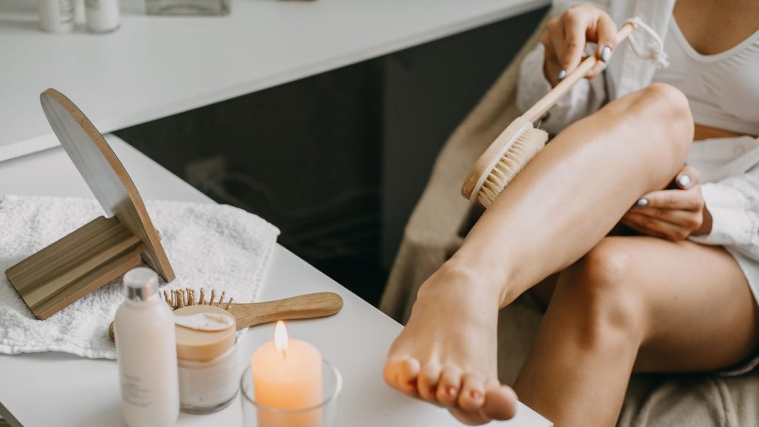 beauty-tool:-wie-eine-trockenbuerste-zu-einer-glatteren-haut-fuehren-soll beauty-tool:-wie-eine-trockenbuerste-zu-einer-glatteren-haut-fuehren-soll