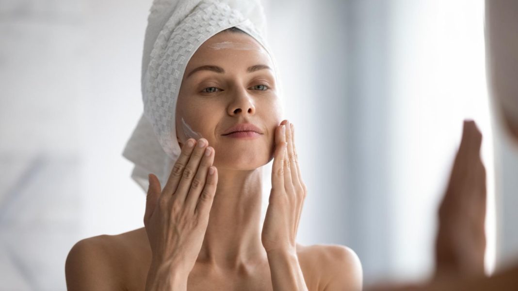 hautpflege:-bb-cream:-so-vereint-die-getoente-tagescreme-pflege-und-make-up-in-einem hautpflege:-bb-cream:-so-vereint-die-getoente-tagescreme-pflege-und-make-up-in-einem