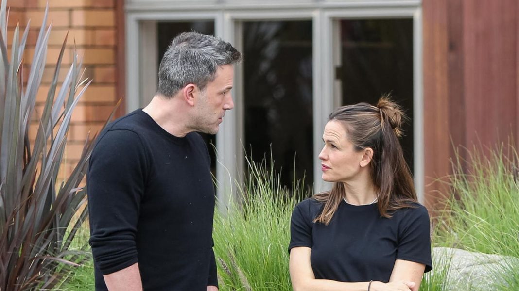 ben-affleck:-fans-sind-empoert!-ben-affleck-kassiert-shitstorm-nach-aussagen-ueber-ehe-aus ben-affleck:-fans-sind-empoert!-ben-affleck-kassiert-shitstorm-nach-aussagen-ueber-ehe-aus