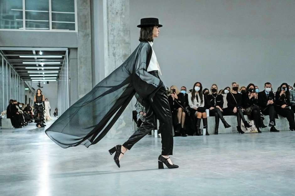 chanel-neubau:-das-handwerk-traegt-hut chanel-neubau:-das-handwerk-traegt-hut