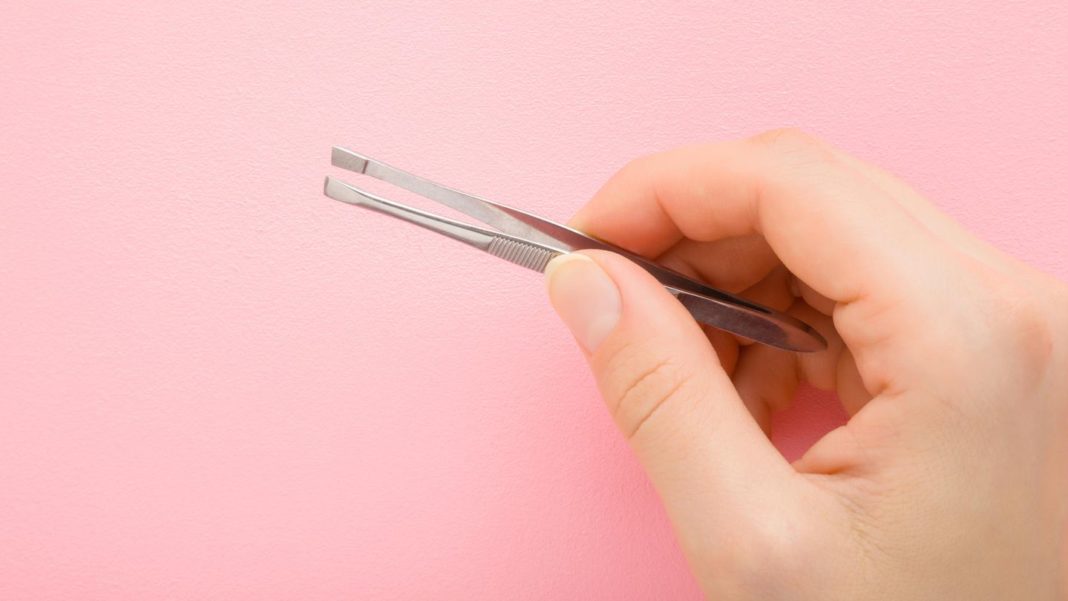 gut-zu-wissen:-warum-wachsen-vielen-frauen-mit-dem-alter-haare-am-kinn? gut-zu-wissen:-warum-wachsen-vielen-frauen-mit-dem-alter-haare-am-kinn?