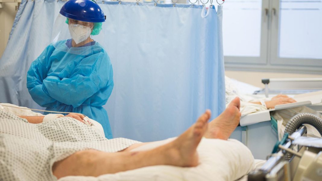 wegen-omikron:-“viele-schwer-erkrankte-patienten”:-krankenhaeuser-warnen-vor-neuem-ausmass-der-eskalation wegen-omikron:-“viele-schwer-erkrankte-patienten”:-krankenhaeuser-warnen-vor-neuem-ausmass-der-eskalation