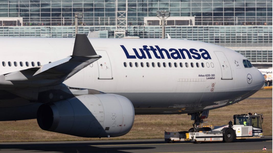 langstreckenfluege-betroffen:-mitten-in-der-weihnachtszeit:-lufthansa-muss-fluege-wegen-hohen-krankenstands-stornieren langstreckenfluege-betroffen:-mitten-in-der-weihnachtszeit:-lufthansa-muss-fluege-wegen-hohen-krankenstands-stornieren