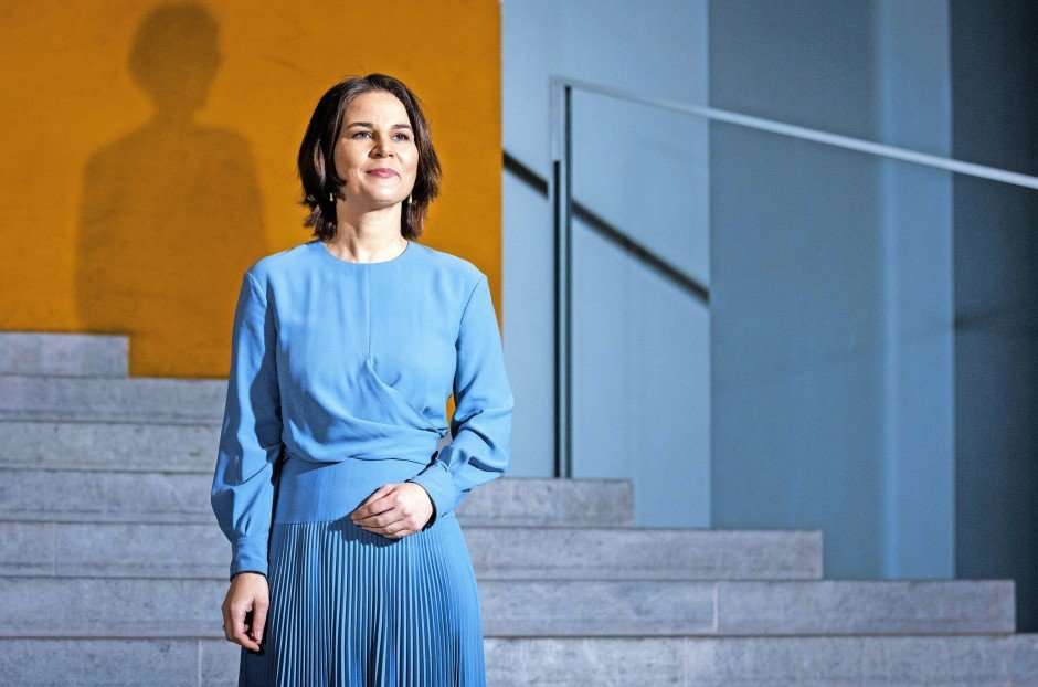 mode-von-politikerinnen:-plissees-statt-klischees mode-von-politikerinnen:-plissees-statt-klischees