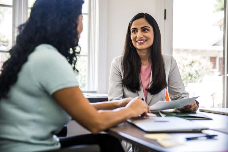 eine-arbeitsexpertin-verraet,-wie-ihr-euren-job-richtig-kuendigt,-ohne-dabei-bruecken-hinter-euch-abzubrechen eine-arbeitsexpertin-verraet,-wie-ihr-euren-job-richtig-kuendigt,-ohne-dabei-bruecken-hinter-euch-abzubrechen