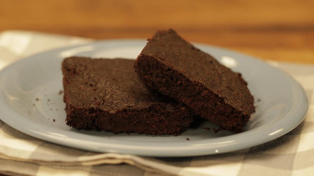heisshunger-auf-schoko?:-diese-low-carb-brownies-schmecken-himmlisch-und-sind-garantiert-keine-suende heisshunger-auf-schoko?:-diese-low-carb-brownies-schmecken-himmlisch-und-sind-garantiert-keine-suende
