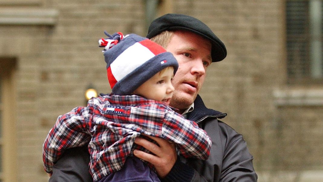 star-kids:-auf-papas-arm-passt-madonnas-sohn-heute-nicht-mehr star-kids:-auf-papas-arm-passt-madonnas-sohn-heute-nicht-mehr