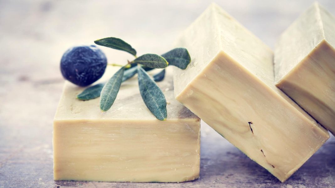 tradition-aus-syrien:-was-ist-drin-in-olivenoelseife-und-fuer-wen-eignet-sie-sich? tradition-aus-syrien:-was-ist-drin-in-olivenoelseife-und-fuer-wen-eignet-sie-sich?