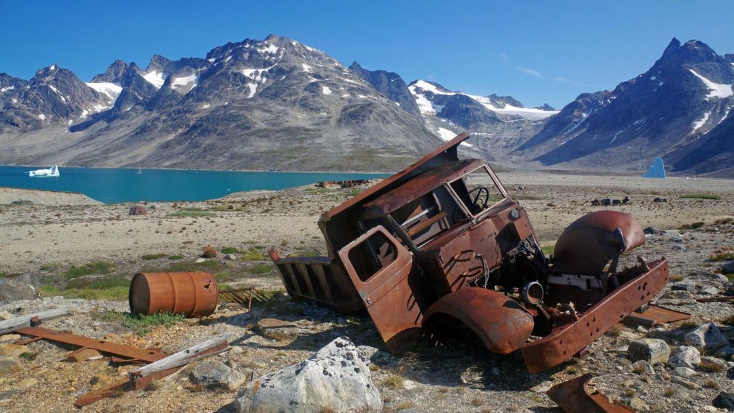 schrott-in-der-arktis:-lost-places-am-ende-der-welt:-bluie-east-two,-die-verlassene-air-force-base-auf-groenland schrott-in-der-arktis:-lost-places-am-ende-der-welt:-bluie-east-two,-die-verlassene-air-force-base-auf-groenland