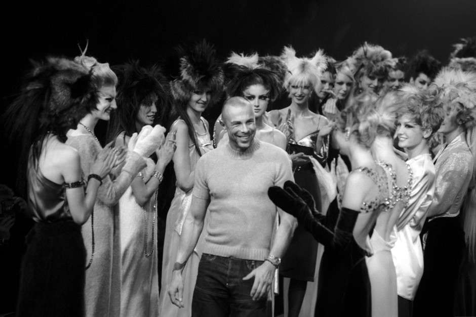 zum-tod-von-modedesigner-thierry-mugler:-und-er-entwarf-sich-selbst zum-tod-von-modedesigner-thierry-mugler:-und-er-entwarf-sich-selbst