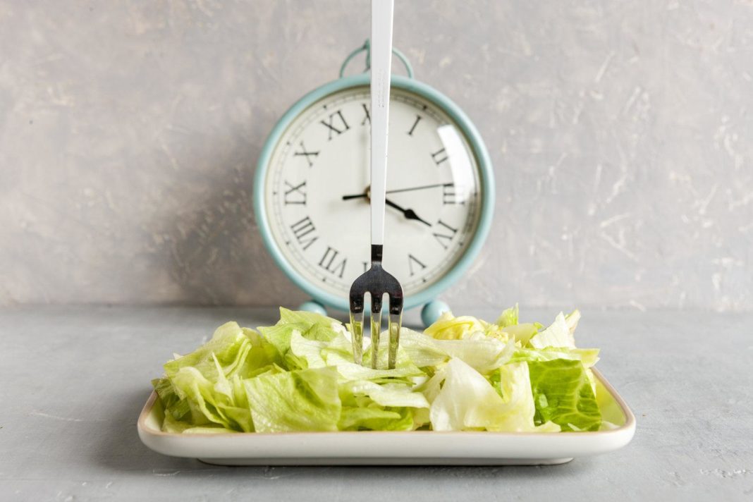 experten:-kein-vorteil-von-“low-carb”-gegenueber-aehnlichen-diaetformen