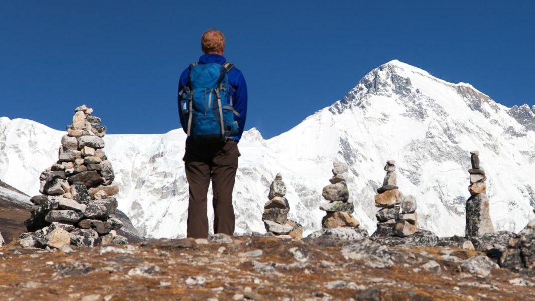 bergsteigen-in-nepal:-sherpas-kundschaften-in-nepal-neue-route-auf-den-8000er-cho-oyu-aus