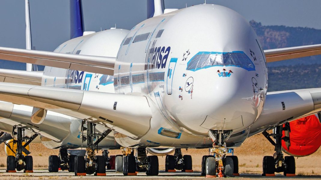 luftaufnahmen-von-flugzeugfriedhoefen:-fuer-immer-ausrangiert:-jets-nach-ihrer-letzten-landung luftaufnahmen-von-flugzeugfriedhoefen:-fuer-immer-ausrangiert:-jets-nach-ihrer-letzten-landung