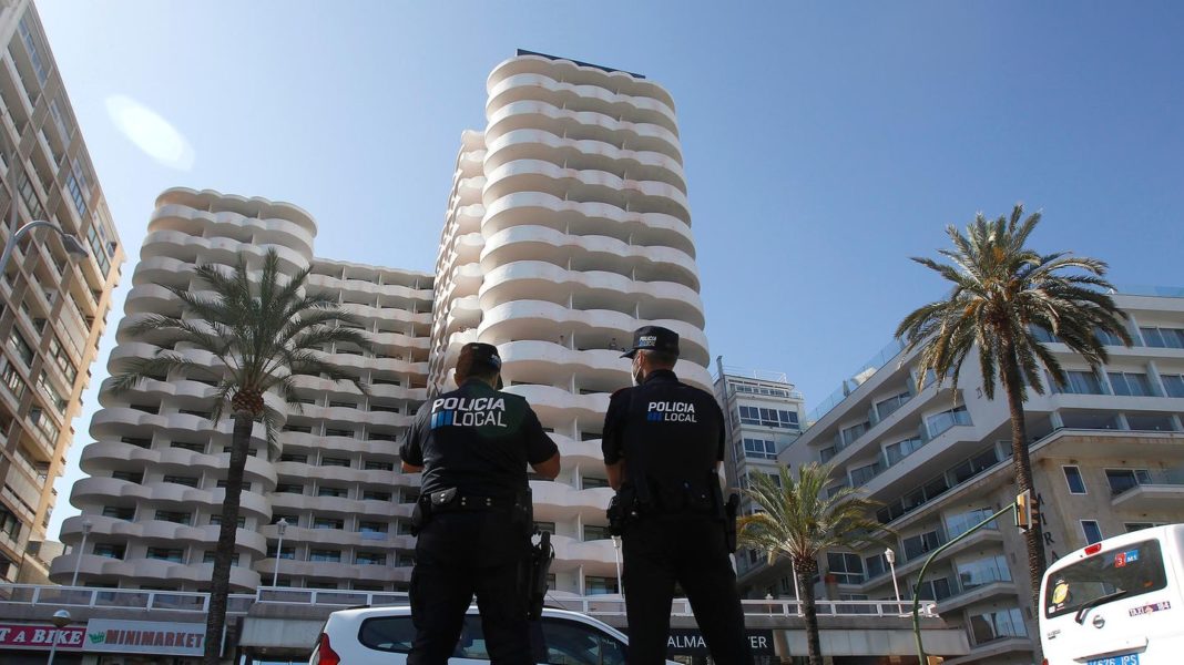 keine-neuen-hotels-auf-den-balearen:-mallorca-friert-die-zahl-der-touristen-betten-fuer-die-naechsten-jahre-ein