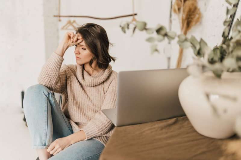 depression-—-oder-doch-burnout?-eine-psychologin-erklaert,-woran-ihr-den-unterschied-erkennt depression-—-oder-doch-burnout?-eine-psychologin-erklaert,-woran-ihr-den-unterschied-erkennt