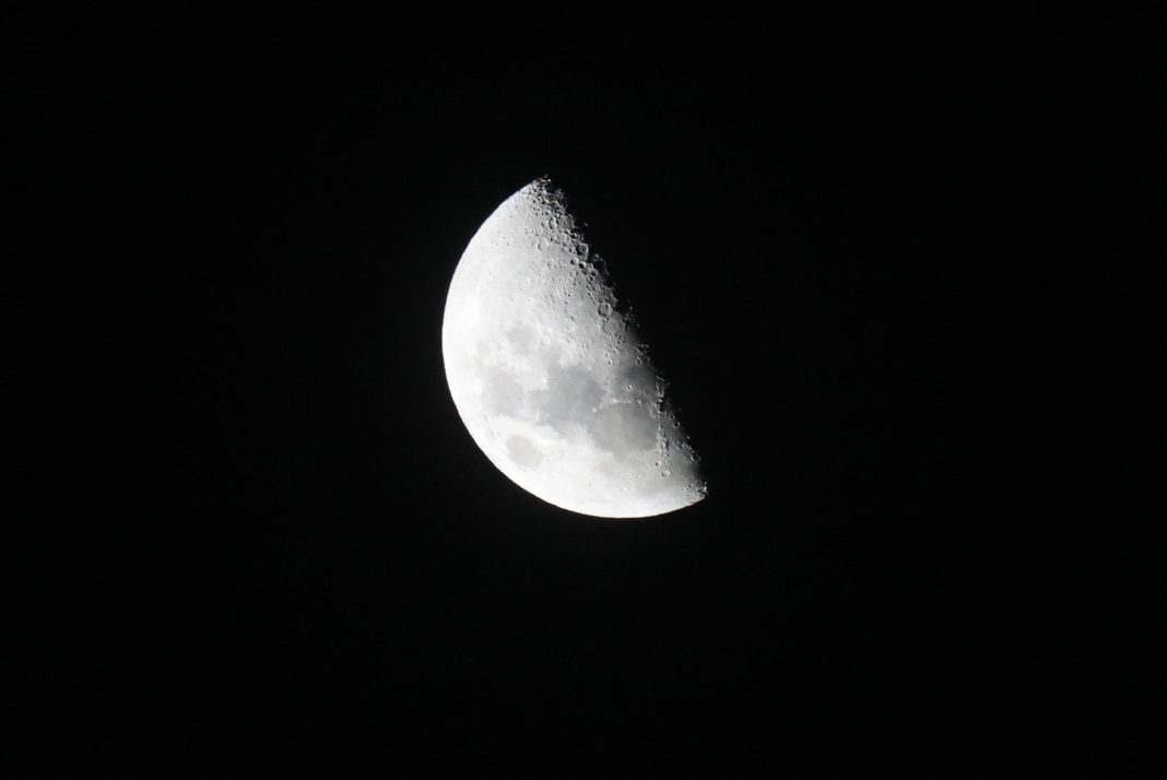 nasa-befuerchtet-einschlag-auf-dem-mond-durch-chinesische-rakete