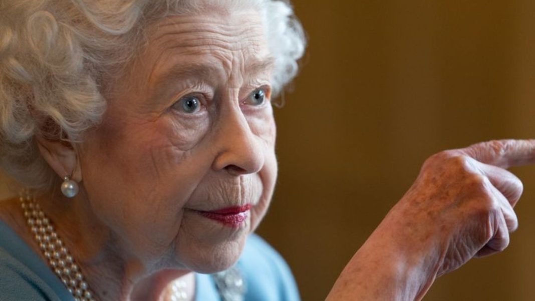 britische-royals:-«kann-mich-nicht-ruehren»:-queen-deutet-auf-gehbeschwerden britische-royals:-«kann-mich-nicht-ruehren»:-queen-deutet-auf-gehbeschwerden