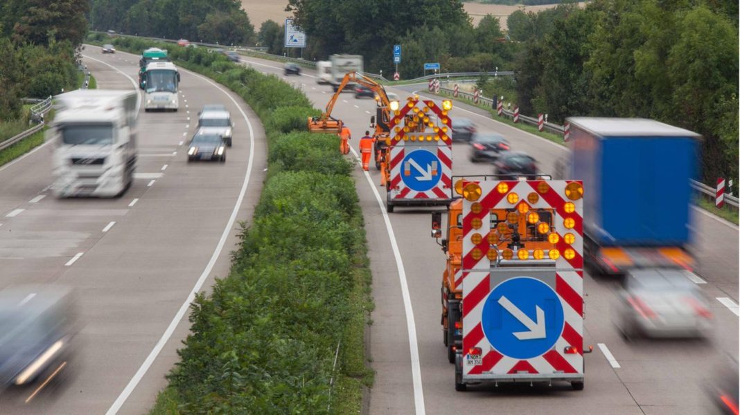 geliebt-und-verflucht:-mythos-autobahn:-bildband-erklaert-die-faszination-des-laengsten-deutschen-bauwerkes geliebt-und-verflucht:-mythos-autobahn:-bildband-erklaert-die-faszination-des-laengsten-deutschen-bauwerkes