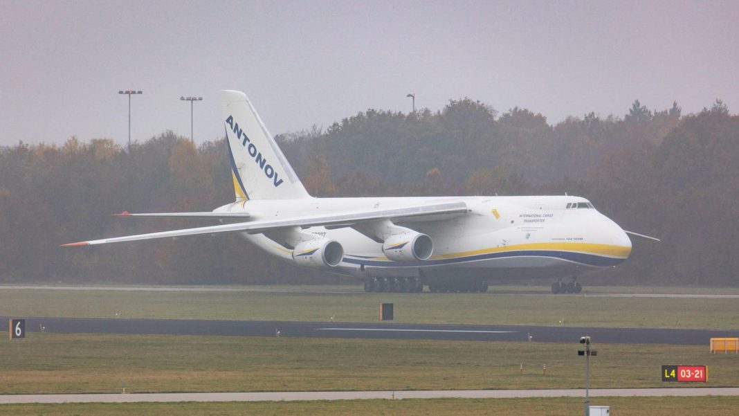 gigantische-frachtmaschine:-riesen-flieger-antonow-landet-am-wochenende-in-nuernberg
