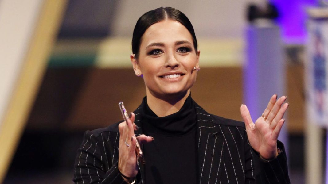 “let’s-dance”-2022:-sexismus-vorwurf:-amira-pocher-kritisiert-das-rumgelechze-bei-rurik-gislason “let’s-dance”-2022:-sexismus-vorwurf:-amira-pocher-kritisiert-das-rumgelechze-bei-rurik-gislason