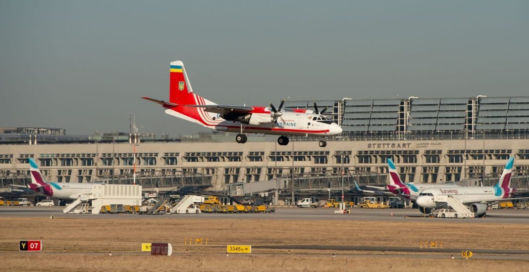 stuttgart:-hilfsgueter-mit-antonow-an-32p-in-die-ukraine-geflogen stuttgart:-hilfsgueter-mit-antonow-an-32p-in-die-ukraine-geflogen