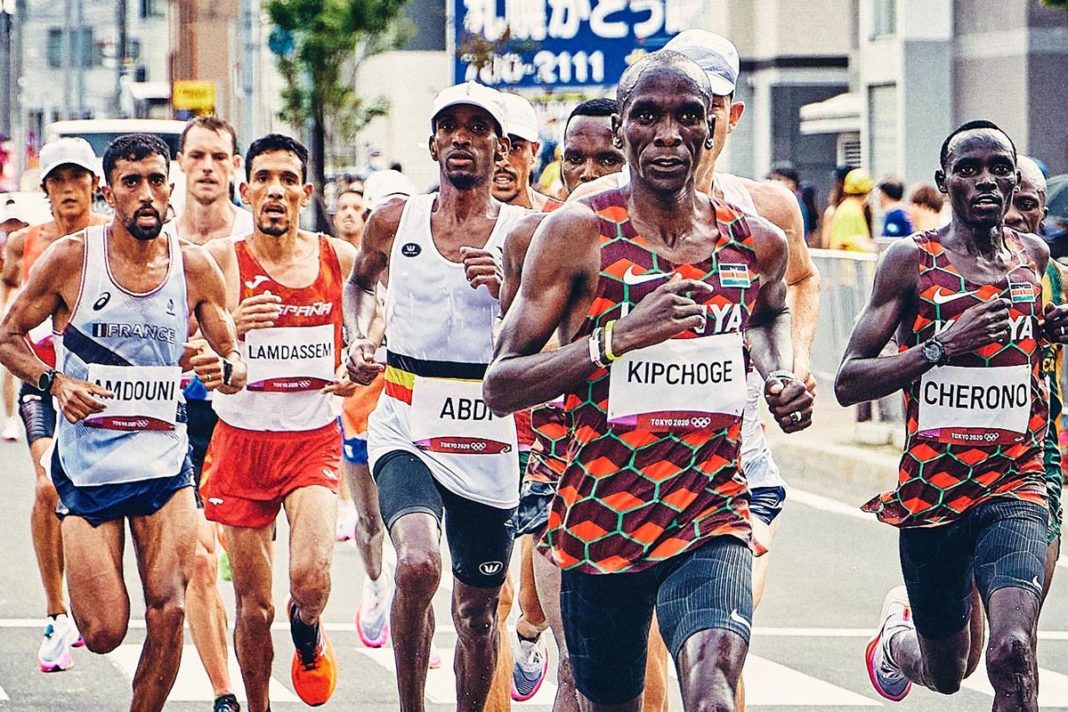 kipchoges-siegerlaecheln-erreicht-tokio kipchoges-siegerlaecheln-erreicht-tokio