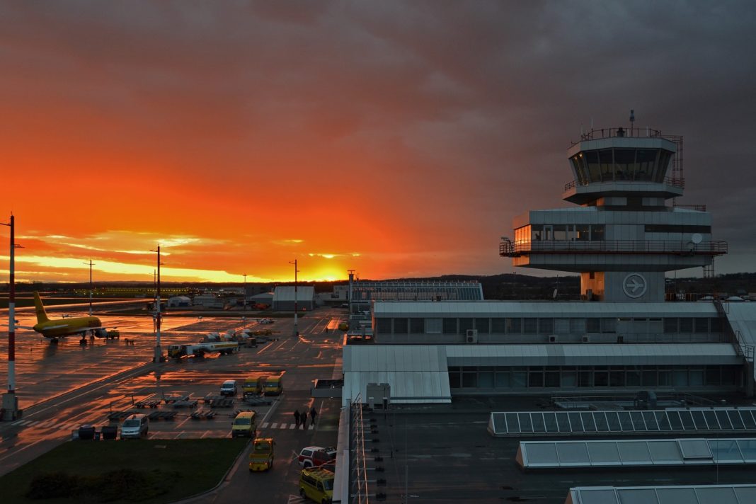 sommerflugplan-2022:-linz-mit-buntem-ferienmix