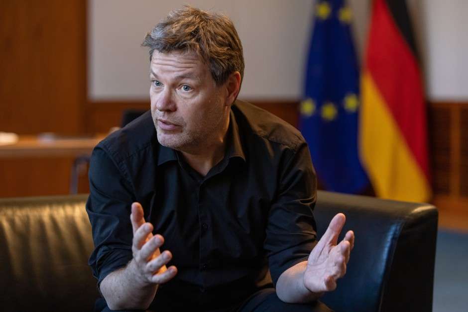 nicht-mehr-ganz-so-gruen:-habecks-energiepolitische-wende nicht-mehr-ganz-so-gruen:-habecks-energiepolitische-wende
