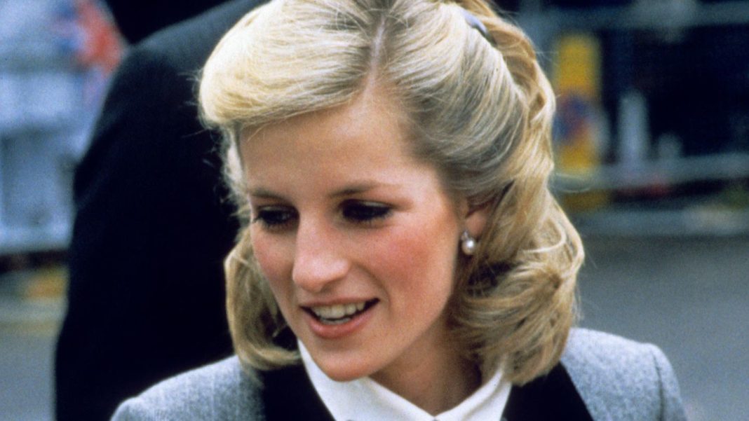 royals:-so-wie-hier-sah-man-prinzessin-diana-nur-selten royals:-so-wie-hier-sah-man-prinzessin-diana-nur-selten