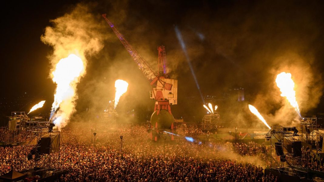 bonfire,-nottinghill-und-battle-of-britain:-diese-schraegen-britischen-festivals-sollte-man-gesehen-haben bonfire,-nottinghill-und-battle-of-britain:-diese-schraegen-britischen-festivals-sollte-man-gesehen-haben