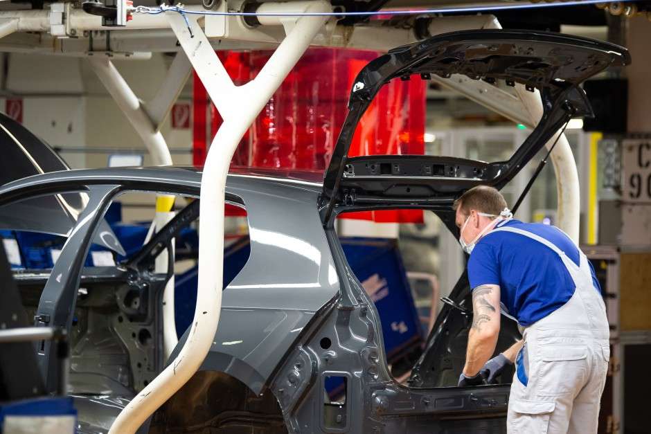 fehlende-kabelbaeume:-vw-werke-laufen-wieder-an fehlende-kabelbaeume:-vw-werke-laufen-wieder-an