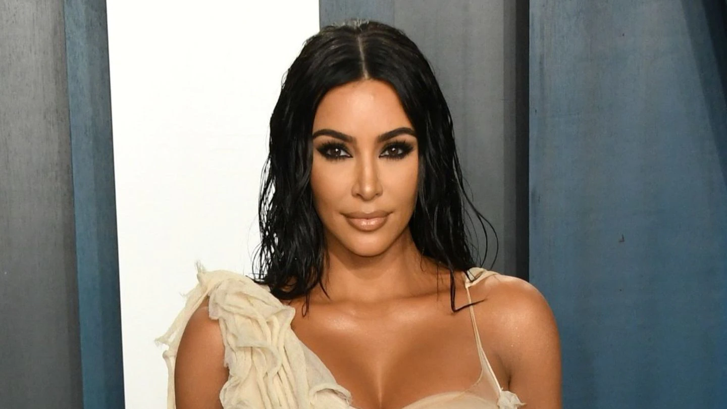 kim-kardashian:-kim-kardashian-schwaermt-von-pete-davidson kim-kardashian:-kim-kardashian-schwaermt-von-pete-davidson