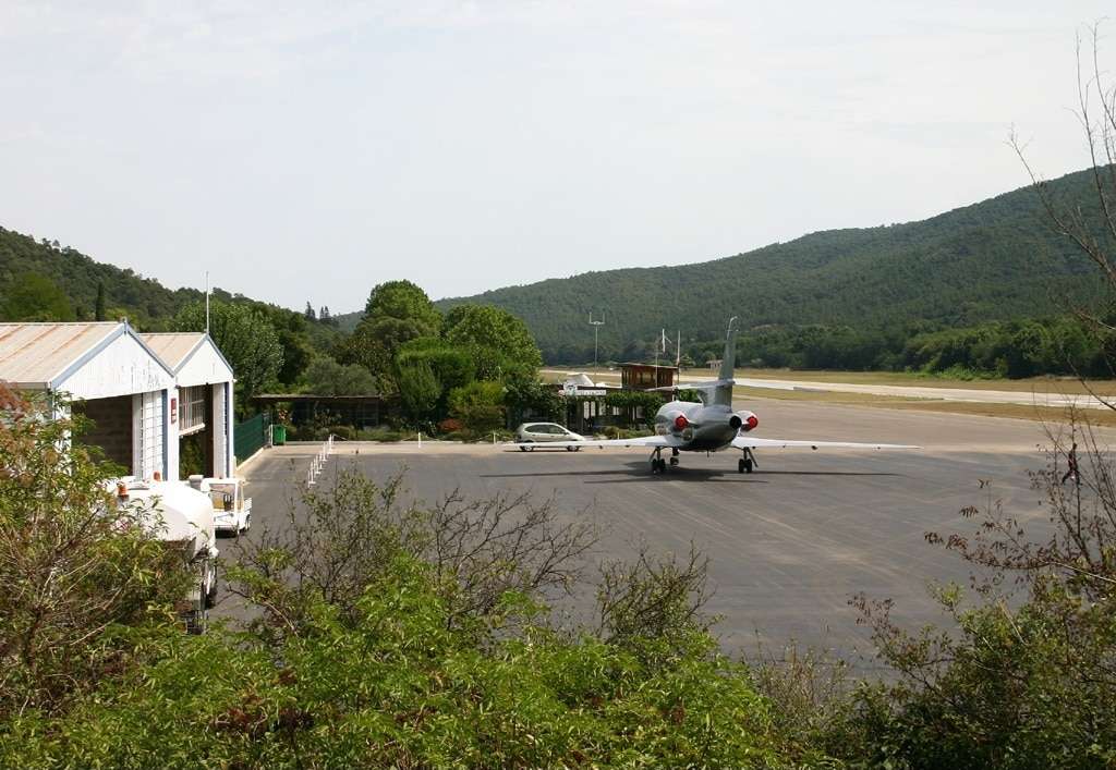 sion:-air-mountain-nimmt-calvi,-figari-und-saint-tropez-auf sion:-air-mountain-nimmt-calvi,-figari-und-saint-tropez-auf