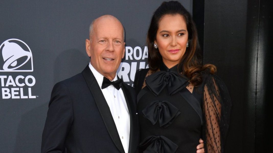 bruce-willis’-frau-emma-heming-willis:-sie-bedankt-sich-“aus-tiefstem-herzen” bruce-willis’-frau-emma-heming-willis:-sie-bedankt-sich-“aus-tiefstem-herzen”