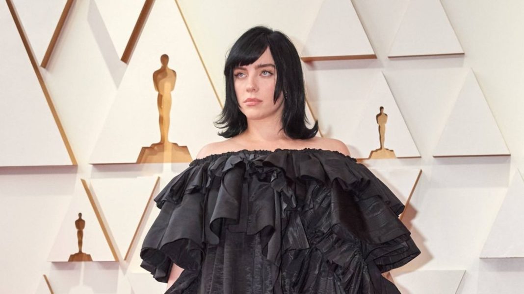 nach-kritik-am-oscar-outfit:-billie-eilish-hat-geniale-antwort-parat nach-kritik-am-oscar-outfit:-billie-eilish-hat-geniale-antwort-parat